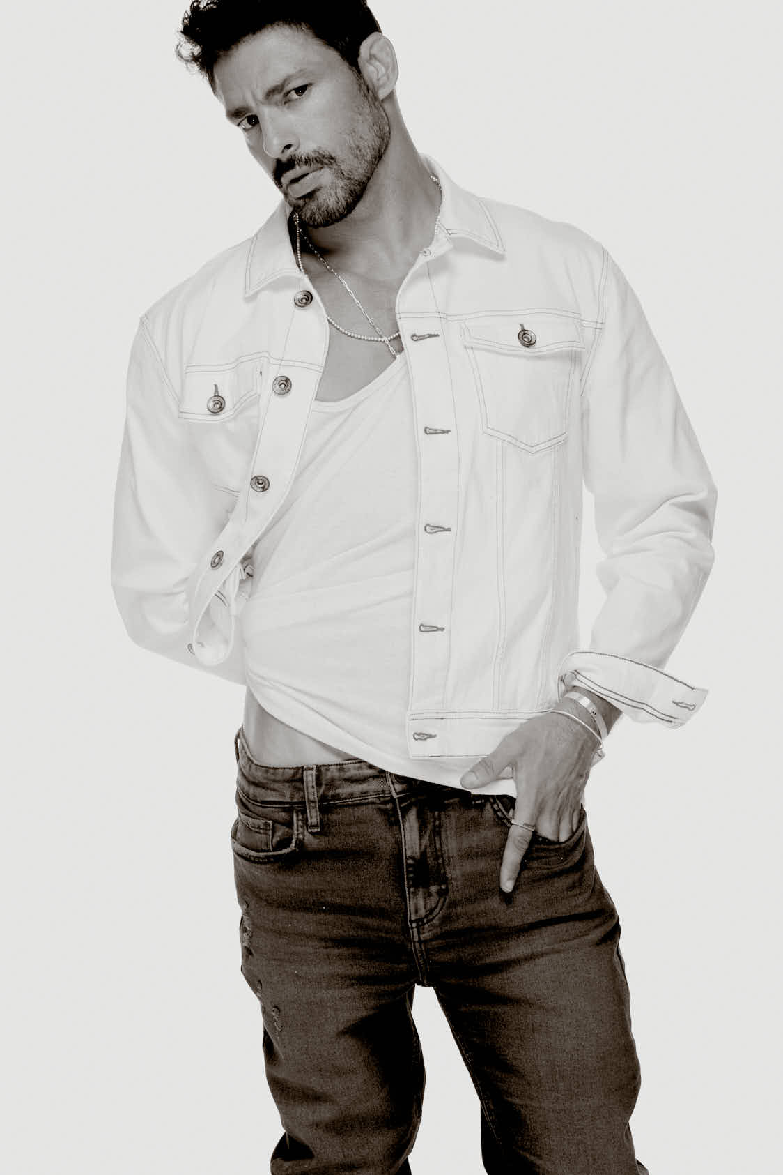 (2023) JEANS CAMPAIGN COLLAB CAUÃ REYMOND / ARAMIS